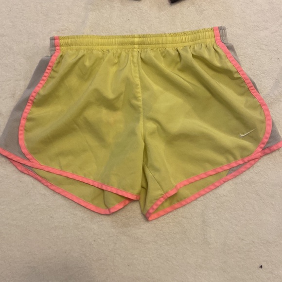 Nike Dri-Fit Juniors Size Large 2 Pair EUC - Picture 3 of 7